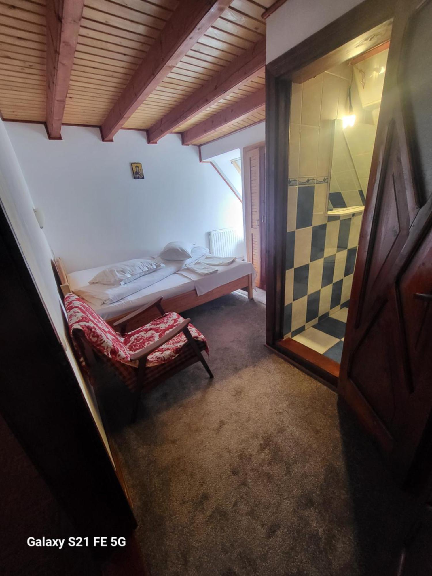 Casa Ernst Hotel Moieciu de Jos Kamer foto